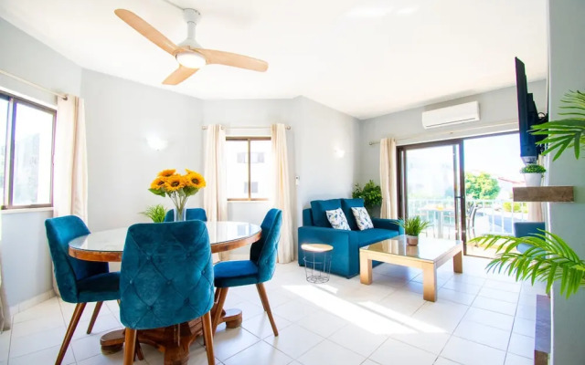 99B Hibiscus Monte Dourado