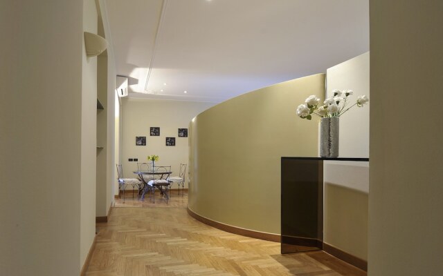 At Home Heart of Milan - Design Duomo Apartment