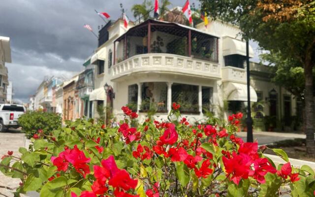 Studio 27 Colonial