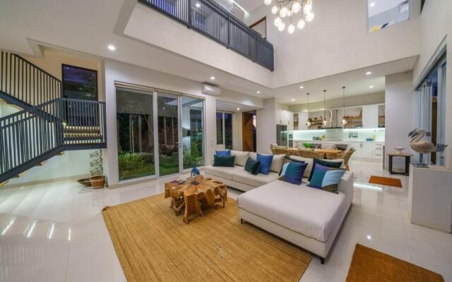 Villa Ammanya - Modern 3-bedroom luxury villa in amazing location!