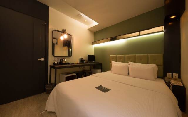 Achasan Station Wall Hotel