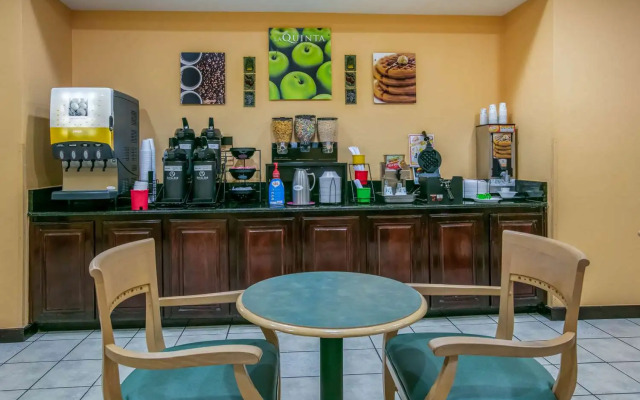 Red Roof Inn Terrell