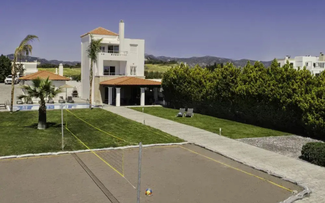 Villa on Island With Private Pool, Garde, Terrace, Parking