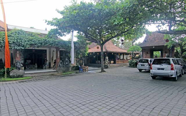 ZEN Premium Ubud Pengosekan 2