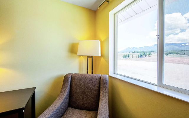 Rodeway Inn & Suites