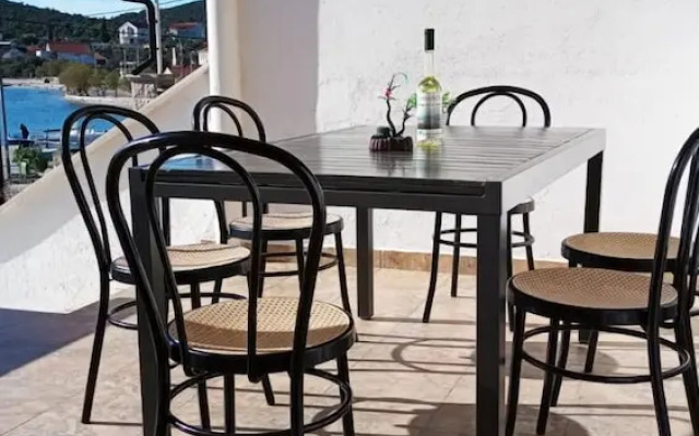 Neve - 30 m From sea - H