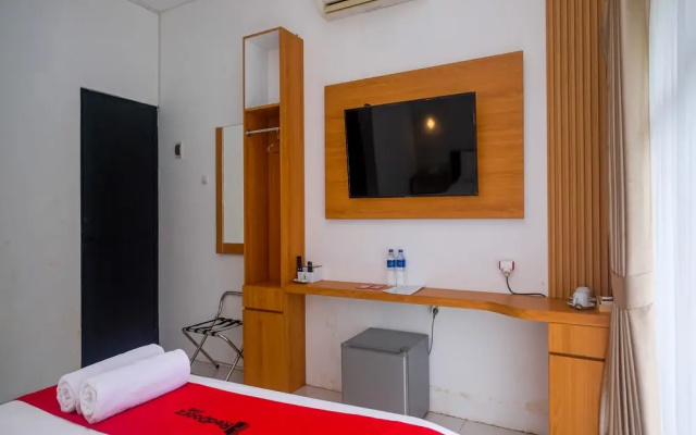RedDoorz Near Ambarrukmo Area