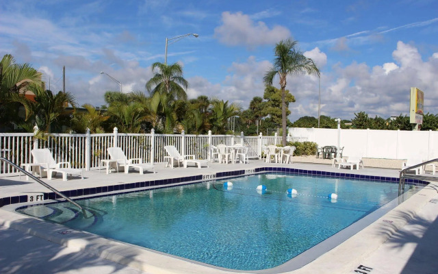 Sunshine Inn & Suites Venice, FL