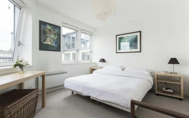 Lambs Conduit Street by Onefinestay