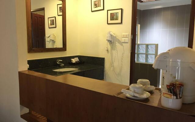 Royal Lanta Resort & Spa