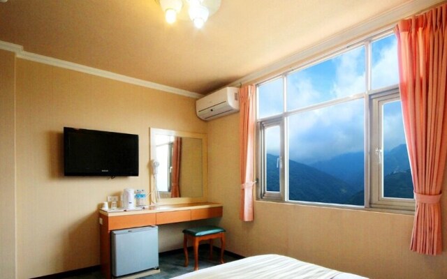 Songlin Holiday Homestay