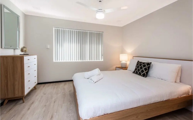 Bright 1BR Apartment Close to Foreshore & Cbd – Guest Rooms – Perth