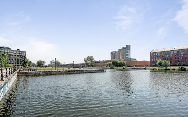 Beautiful Griffintown Suites by Sonder