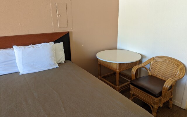 Summer Breeze Motel