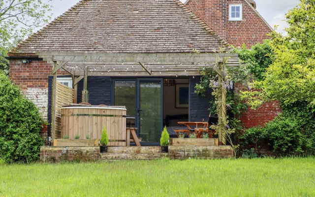 The Snug at Pickelden Farmhouse