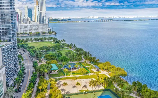 Stunning Balcony Views 4 Bedroom