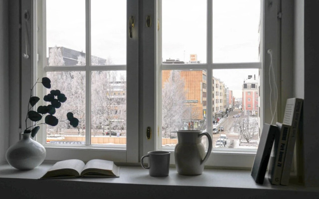 Luminous 2br with free parking & sauna