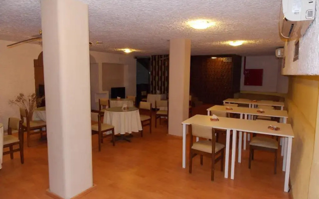 Shelton Hotel
