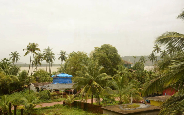 Morjim Sunset Hotel