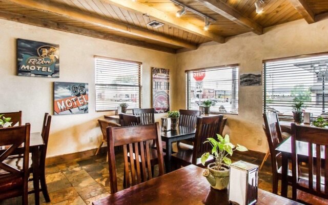 Rodeway Inn & Suites Downtowner-Rte 66