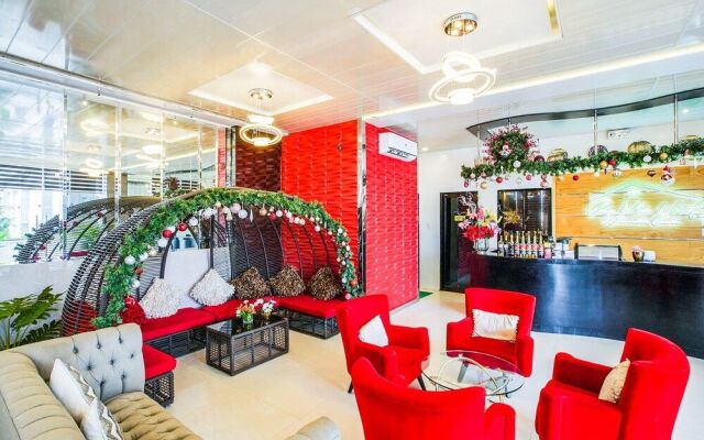 OYO 489 Casa Mia Hotel Suites