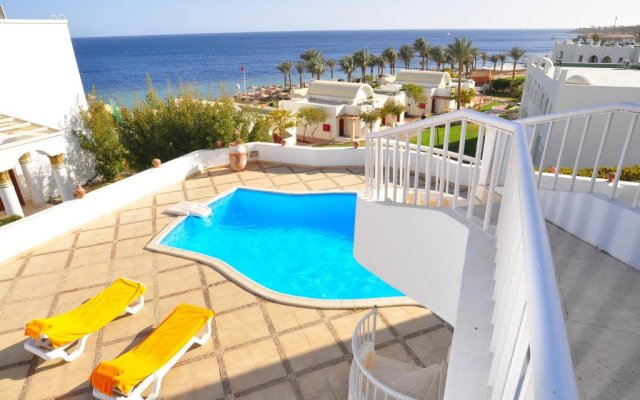 Carlton Luxury Resort