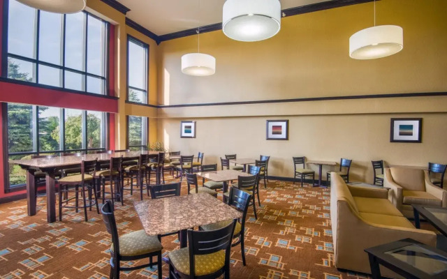 Holiday Inn Express & Suites Wauseon by IHG