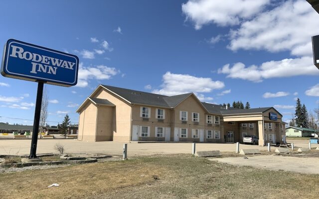 Lakeview Inn & Suites - Edson East