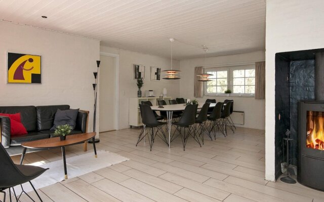 Luxurious Cabin With Pool in Ringkøbing