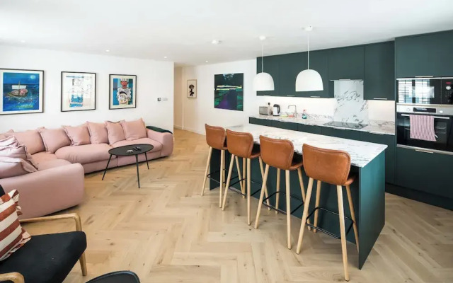 2Bed 2Bath Stunning Shoreditch Apartment