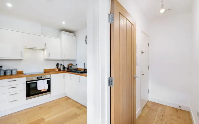 Eastons 2 Bedroom Apt. with Sofa Bed