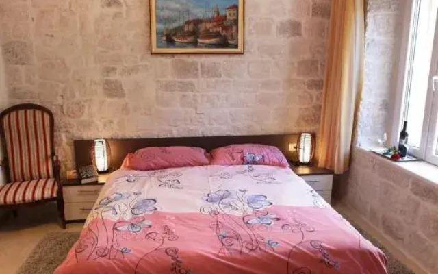 Apartments Dora