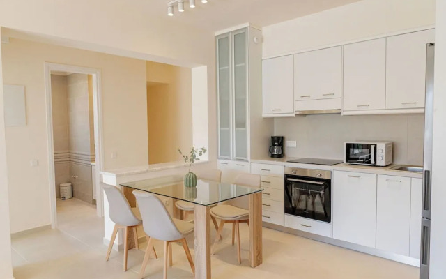 Phaedrus Living: Seaside Thalassa Cretan 102
