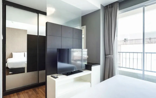 The Lavish Residence by Favstay
