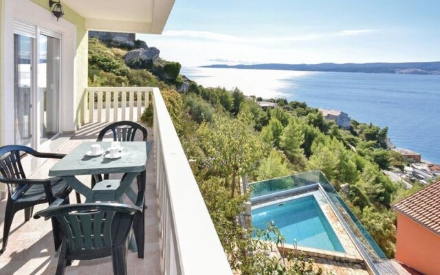 Emilie's House And Apartment