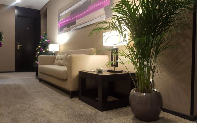 Dominic & Smart Luxury Suites Republic Square