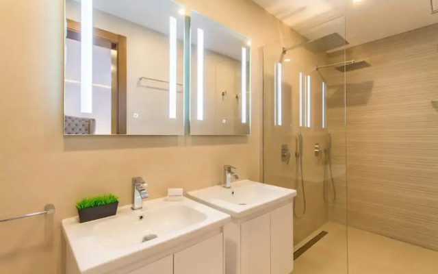 Modern Spacious apt 2mn to the sea Qawr