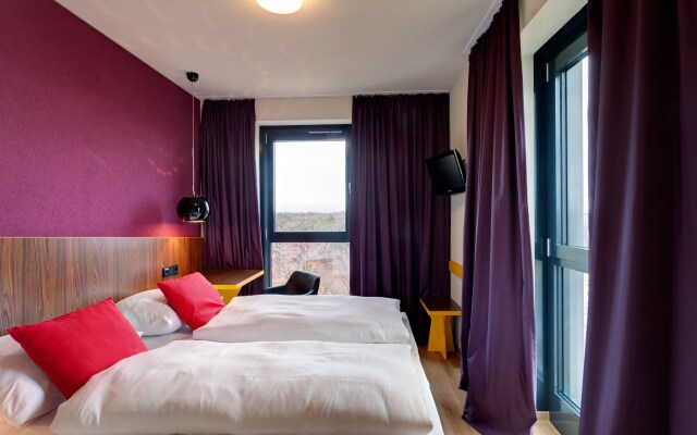 MEININGER Hotel Frankfurt/Main Airport