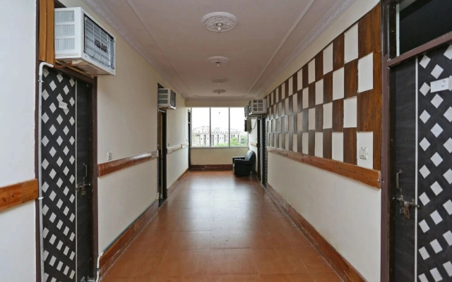 Hotel Bullet Inn & Lounge By OYO Rooms