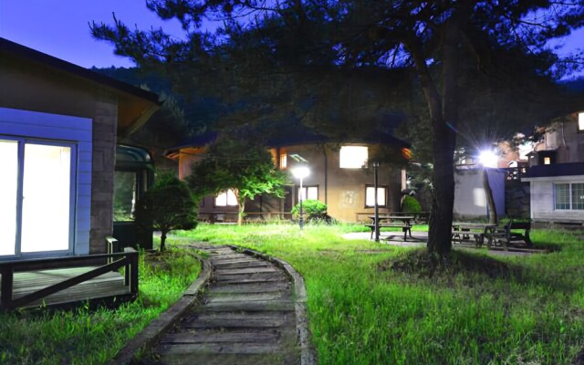 Wonju Munmak-eup Healing & Recreation Park Pension