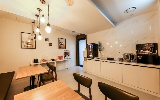 Cheongju The King Hotel