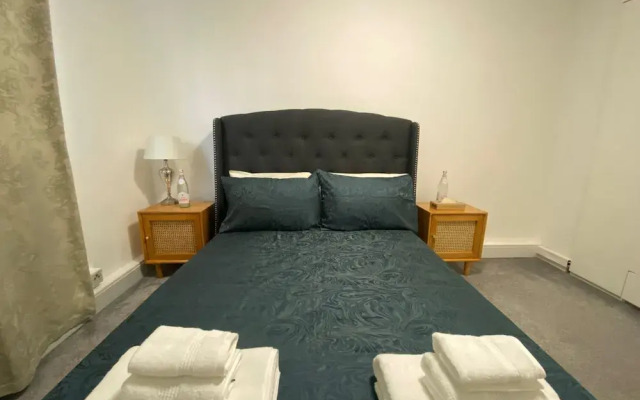 London Charm - 3 Bedroom House Near Canary Wharf