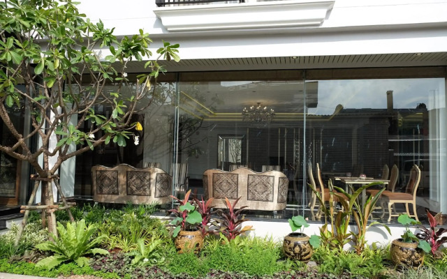 Methavalai Residence