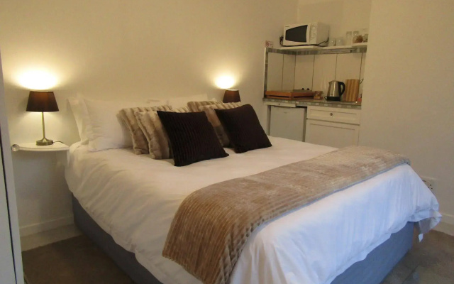 Woodlands Retreat