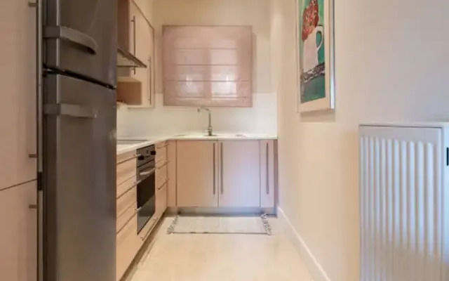 2BD Sunny Condo Close to the Beach