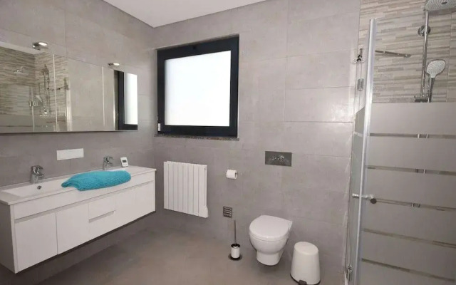 Villa in Alcobaca With Private Pool