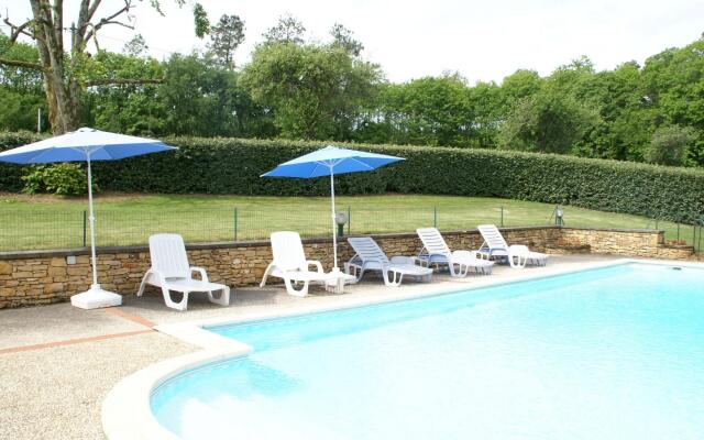 Spacious Holiday Home in Besse With Swimming Pool