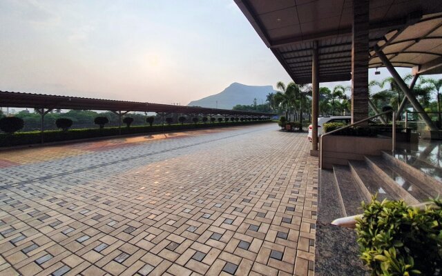 Hotel Grand Parivaar