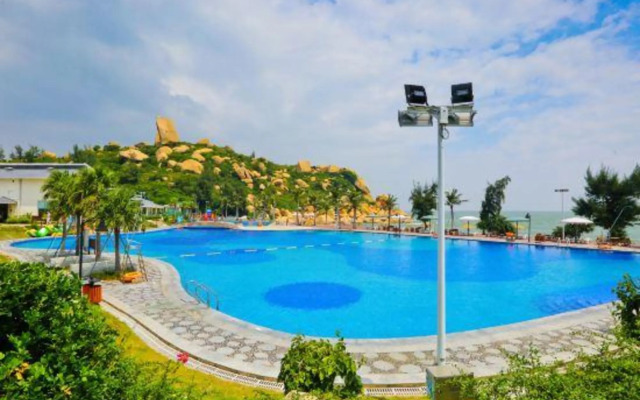 Naqin Peninsula Geological Ocean Park Hotel