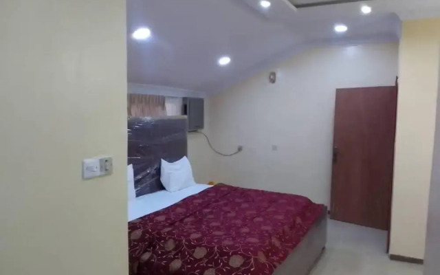 Rotzy Residences Adefowope - Home Away From Home